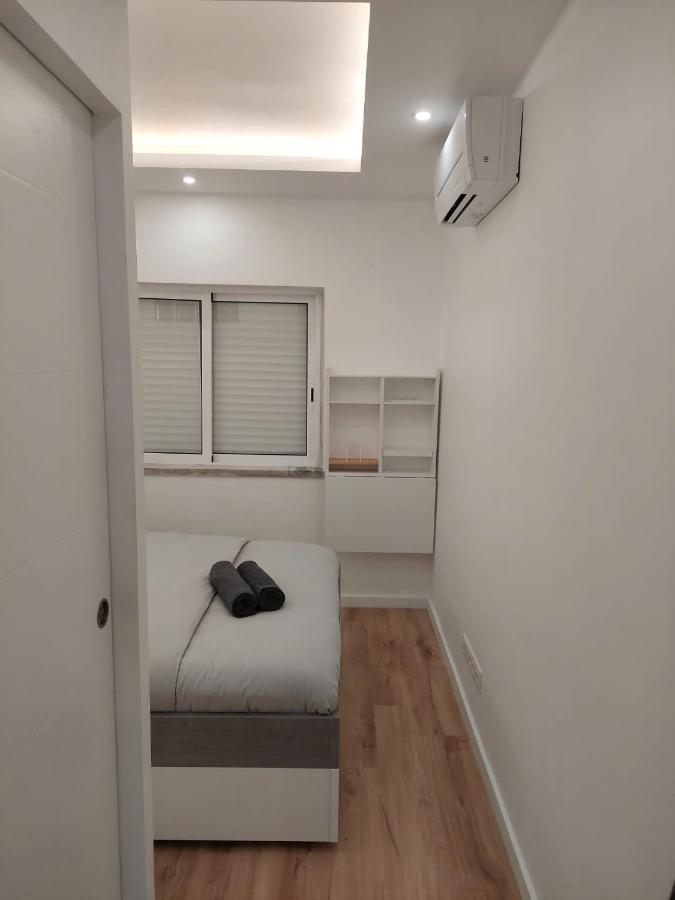 Lisbon South Bay Rooms Almada Exterior photo
