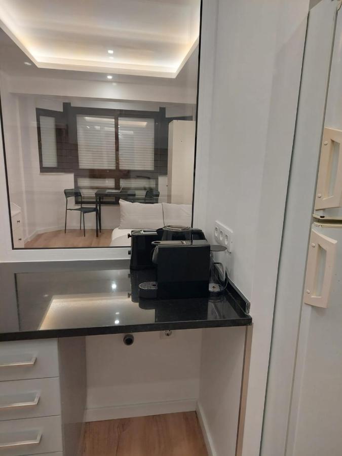 Lisbon South Bay Rooms Almada Exterior photo