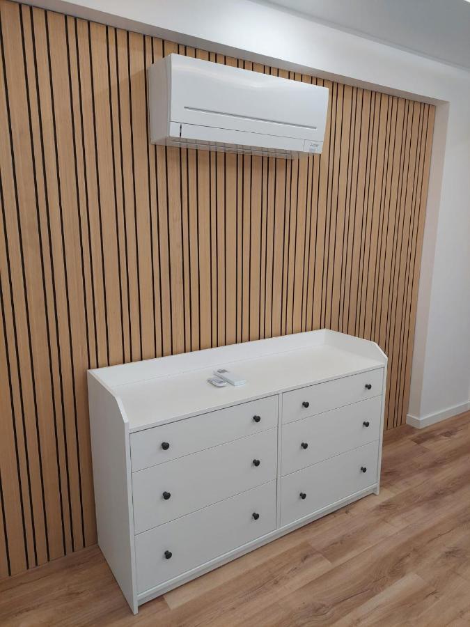 Lisbon South Bay Rooms Almada Exterior photo