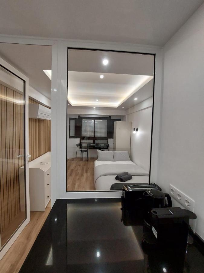 Lisbon South Bay Rooms Almada Exterior photo